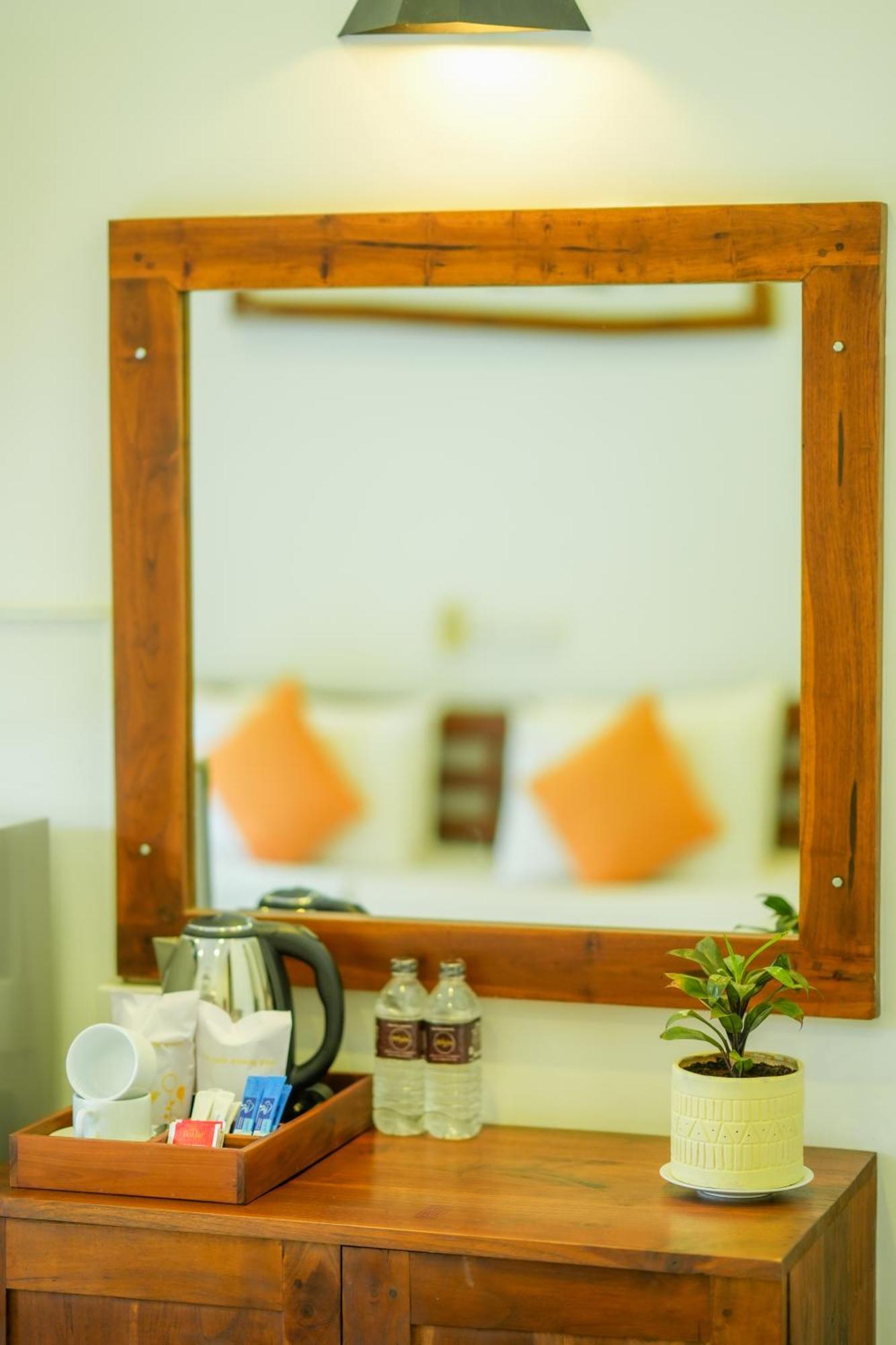 Hotel Athgira Udawalawe Buitenkant foto