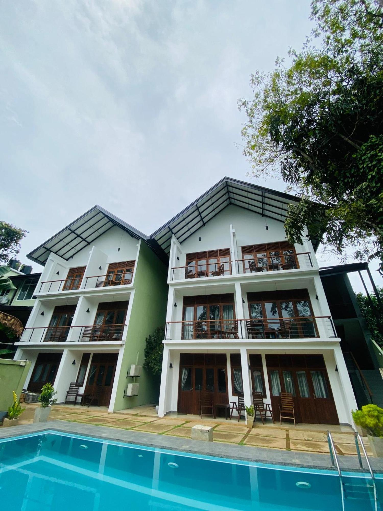 Hotel Athgira Udawalawe Buitenkant foto