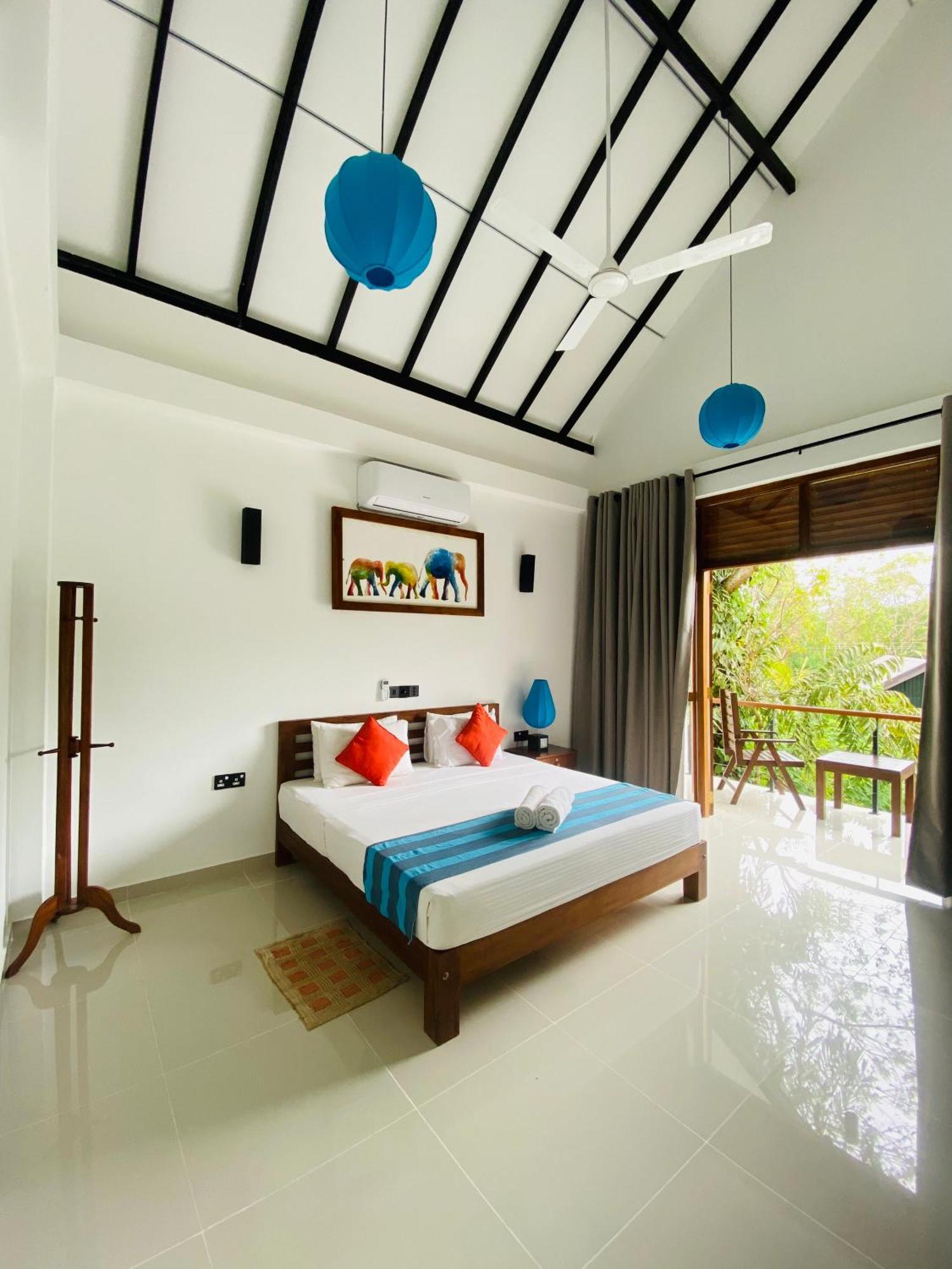 Hotel Athgira Udawalawe Buitenkant foto